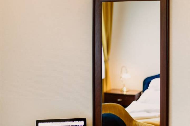 Room 21 of 47
