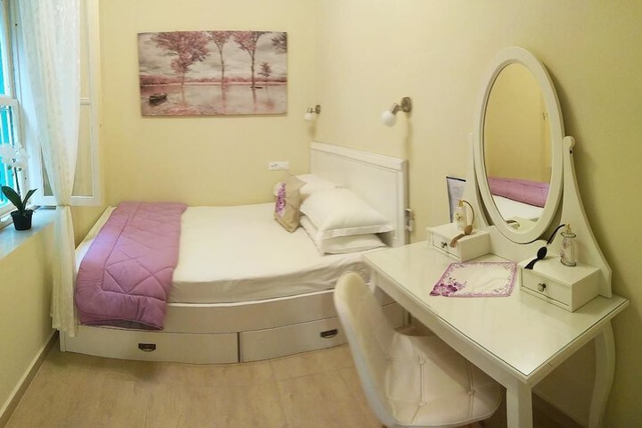 Room 6 of 26