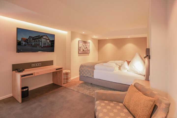 Room 35 of 173