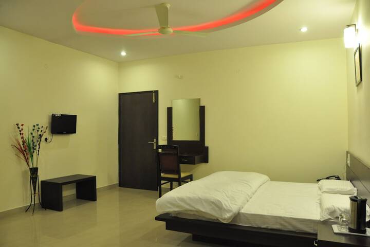 Room 8 of 36