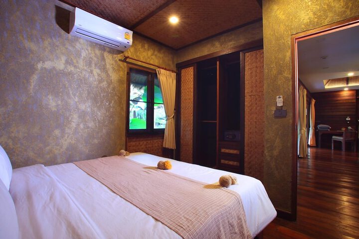 Room 13 of 68