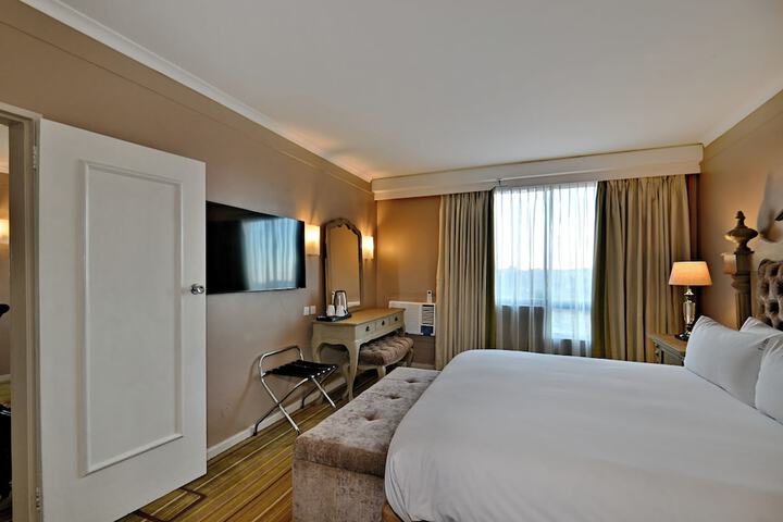 Room 55 of 128