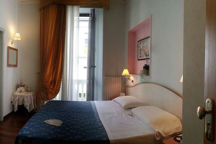 Room 19 of 36