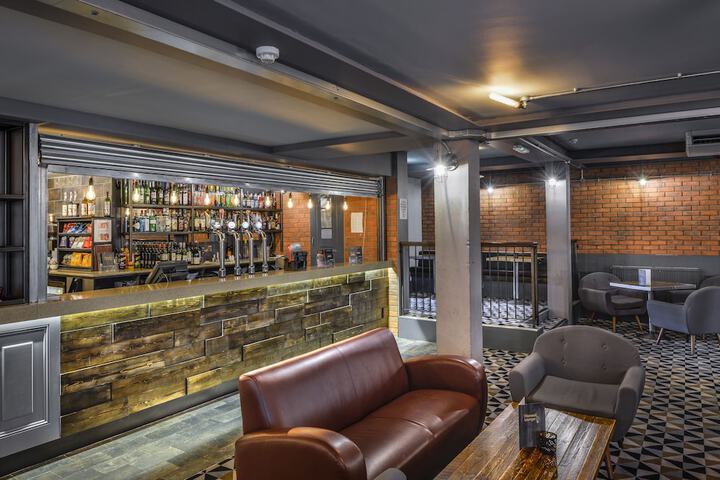 Lounge 62 of 100