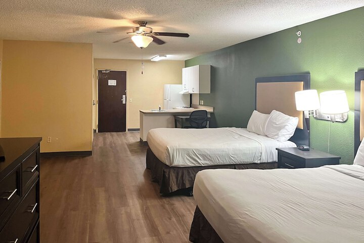 Room 21 of 28