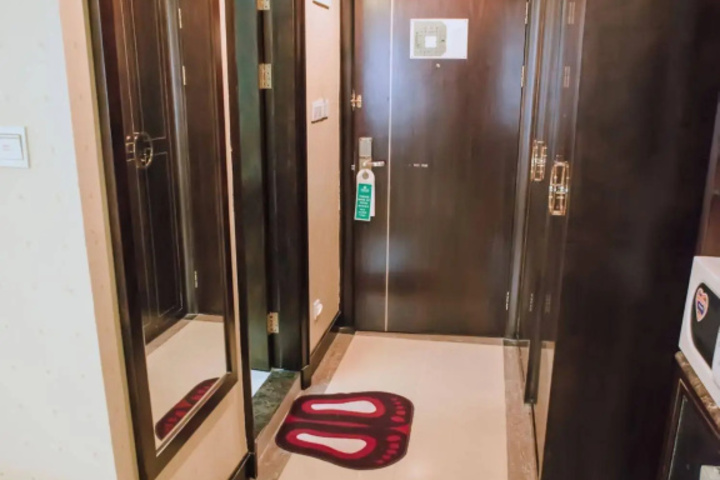 hotel_rooms