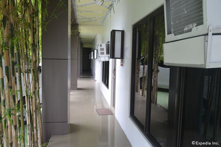 Ballroom/Hall 44 of 52