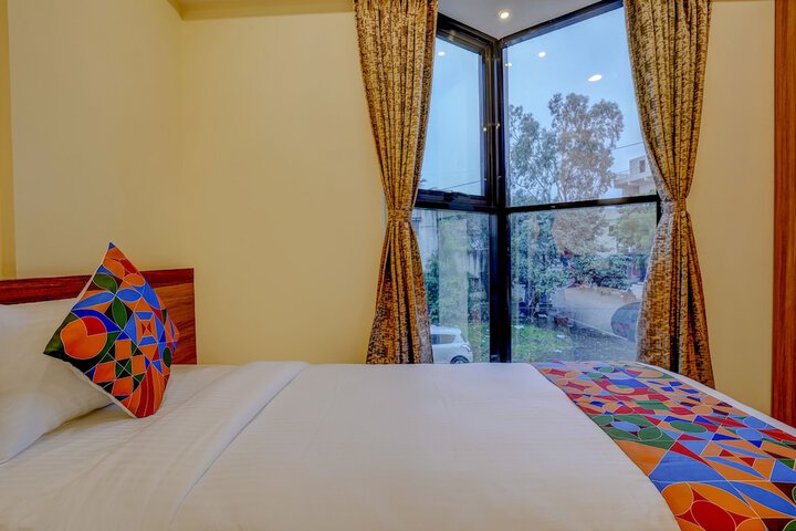 Room 15 of 33