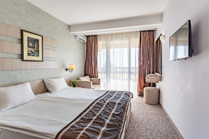 Room 17 of 115