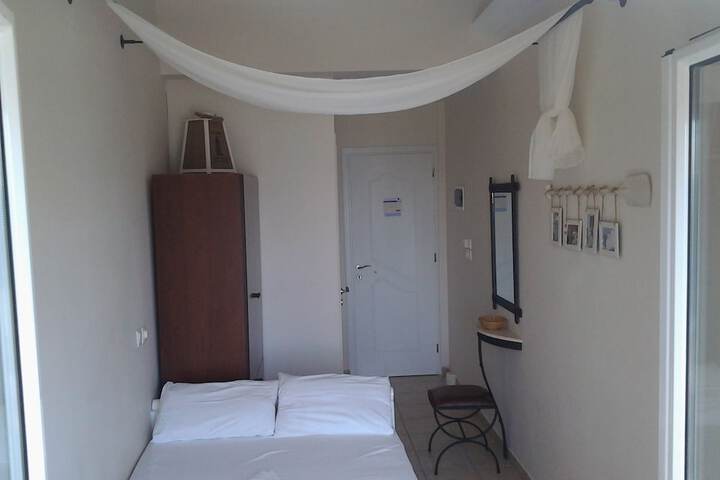 Room 13 of 96