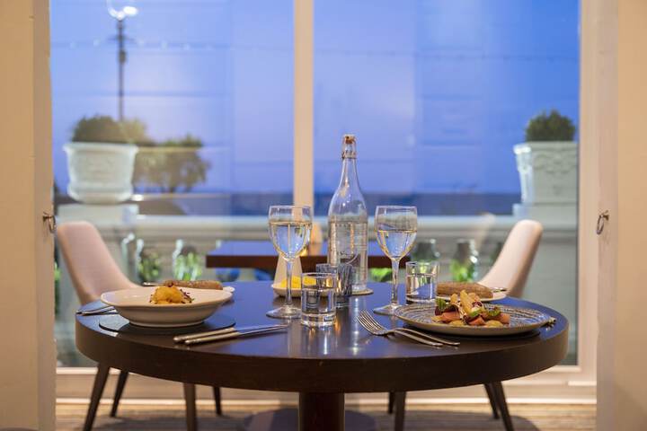 Dining 77 of 92