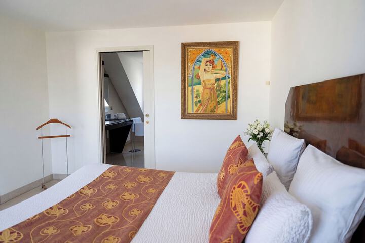 Room 15 of 41