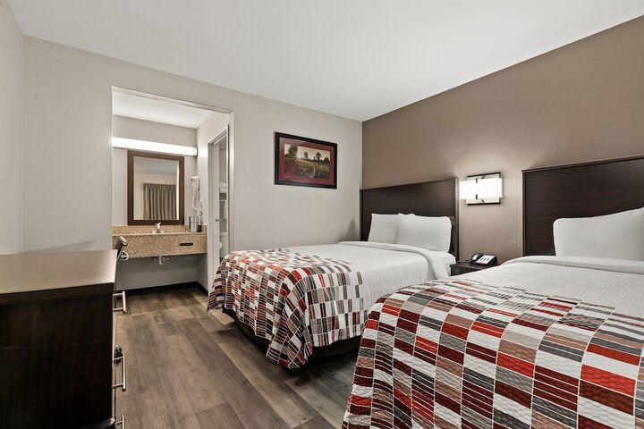 Deluxe 2 Double Beds (2 of 8)