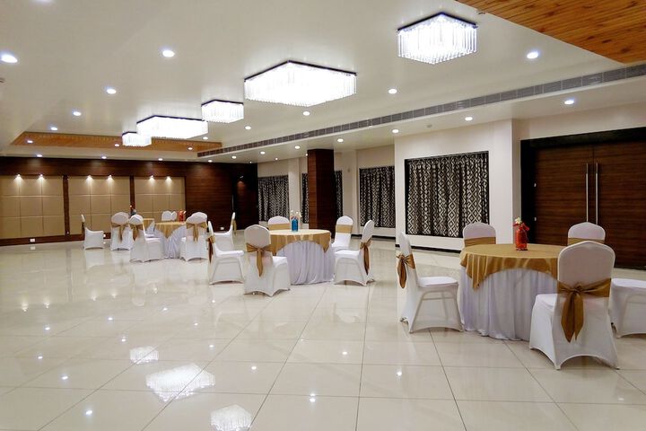 Ballroom/Hall 57 of 64