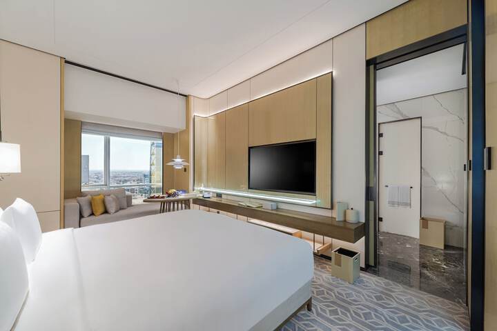 Room 18 of 90