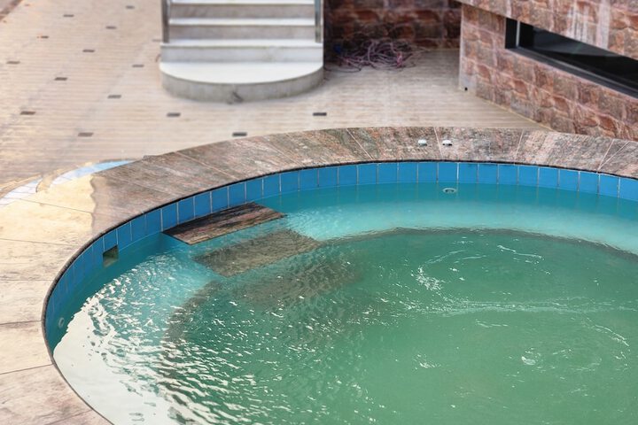 Pool 21 of 43