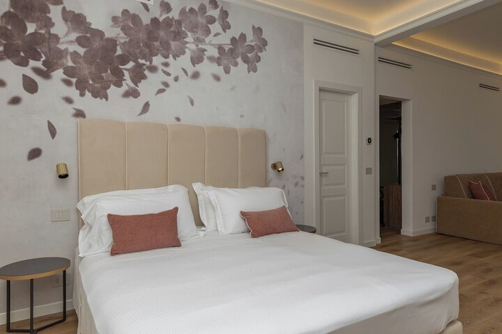 Room 33 of 118
