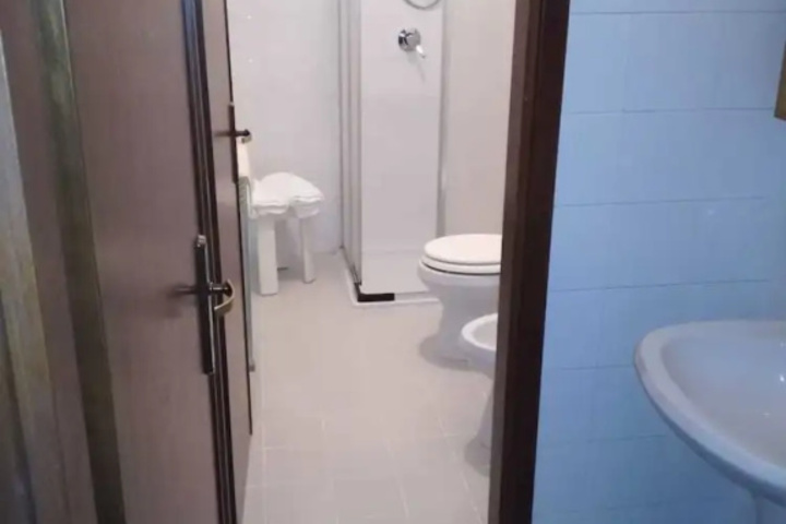 Room 8 of 24