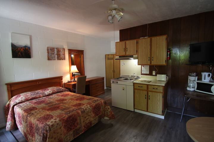 Room 3 of 33