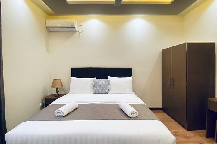 Room 6 of 44