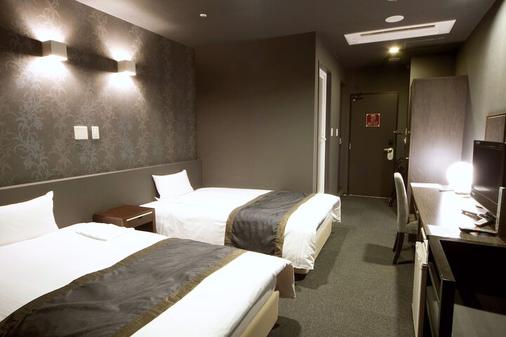 Room 14 of 40