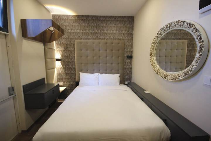 Room 76 of 204