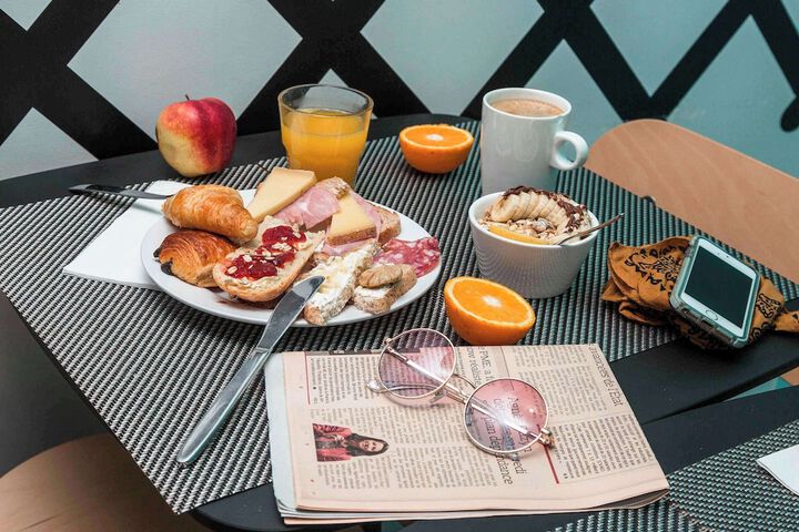 Breakfast/Coffee Service 26 of 45