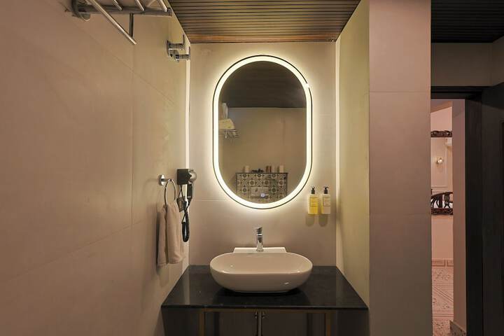 Room 16 of 20