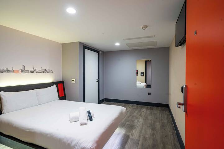 Room 44 of 59