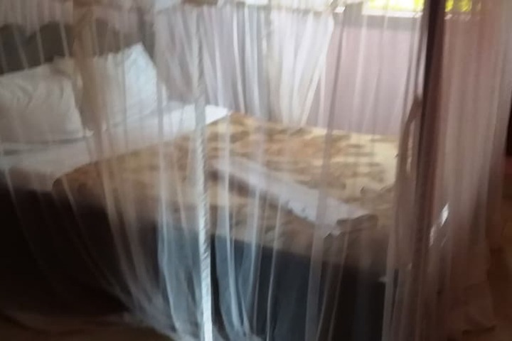 Room 9 of 20