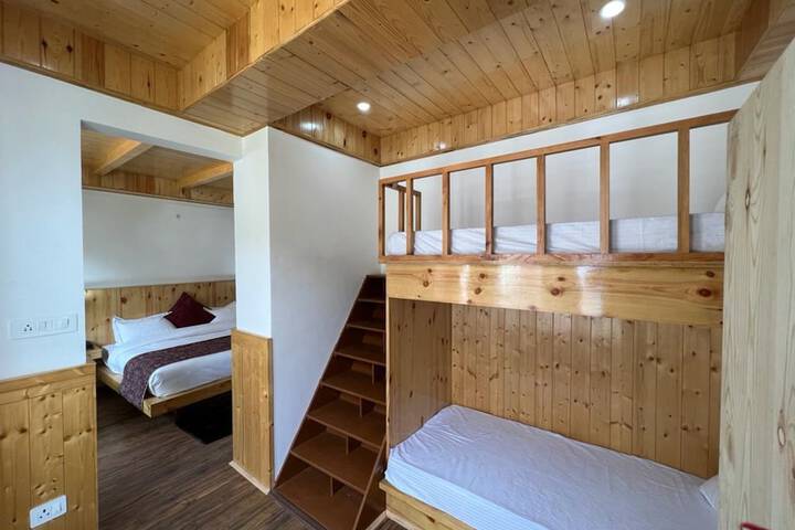 Room 13 of 22