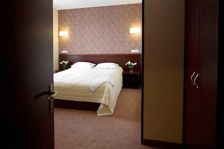 Room 6 of 55
