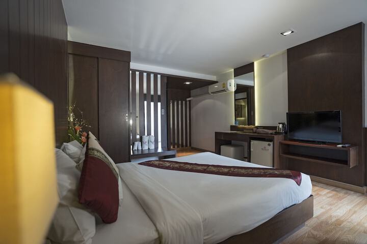 Room 10 of 76