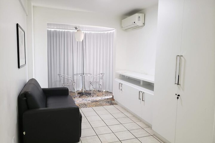 Room 51 of 77
