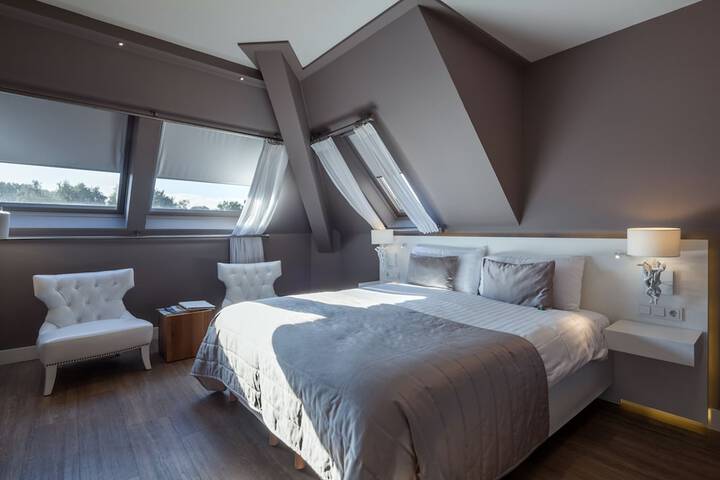 Room 26 of 74