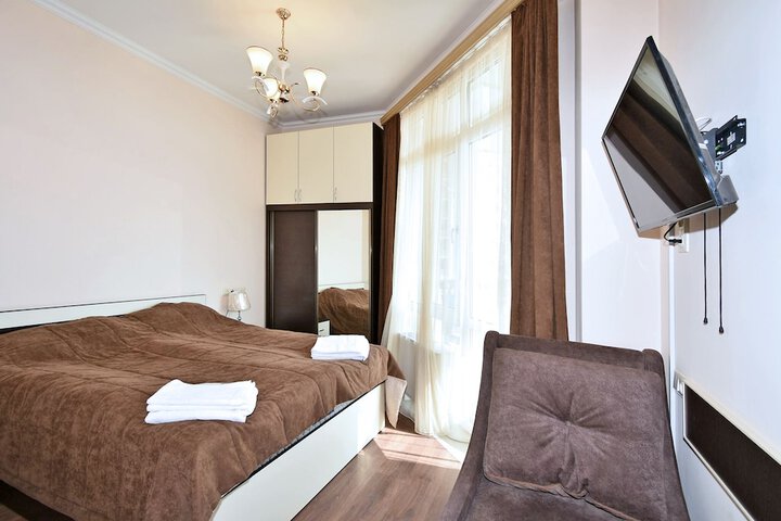 Room 7 of 101