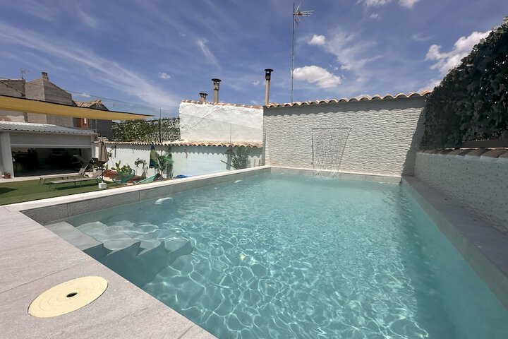 Pool 105 of 135