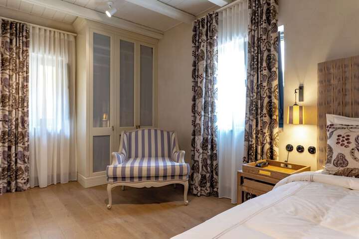 Room 16 of 110