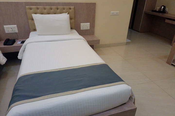 Room 8 of 71