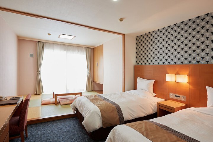Room 13 of 120