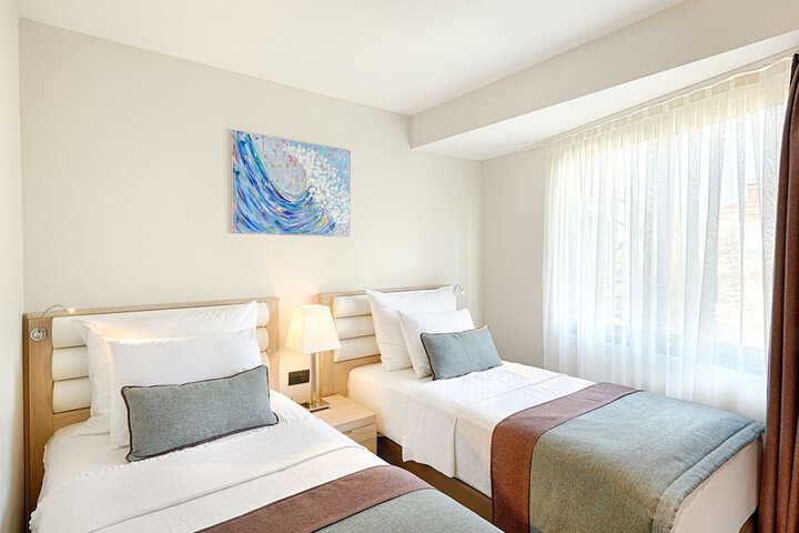 Room 21 of 164