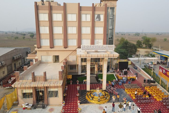 Hotel 12 of 16