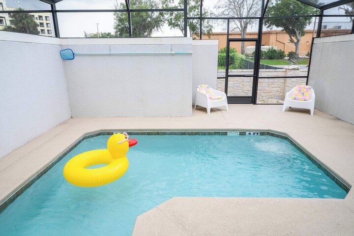 Pool 31 of 67
