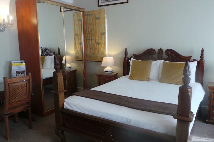 Room 27 of 53