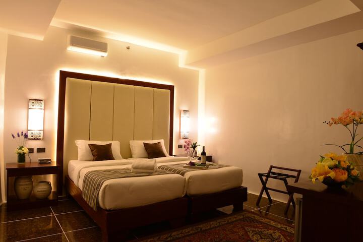 Room 10 of 29