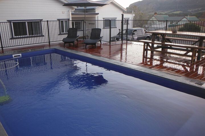 Pool 29 of 39