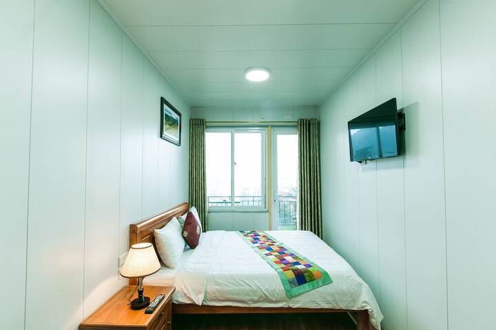 Room 11 of 43