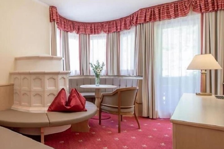 Room 5 of 24