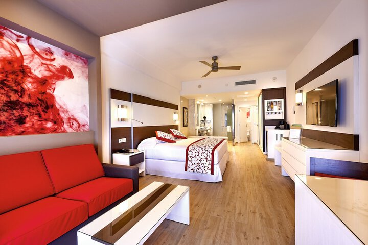 Room 12 of 85
