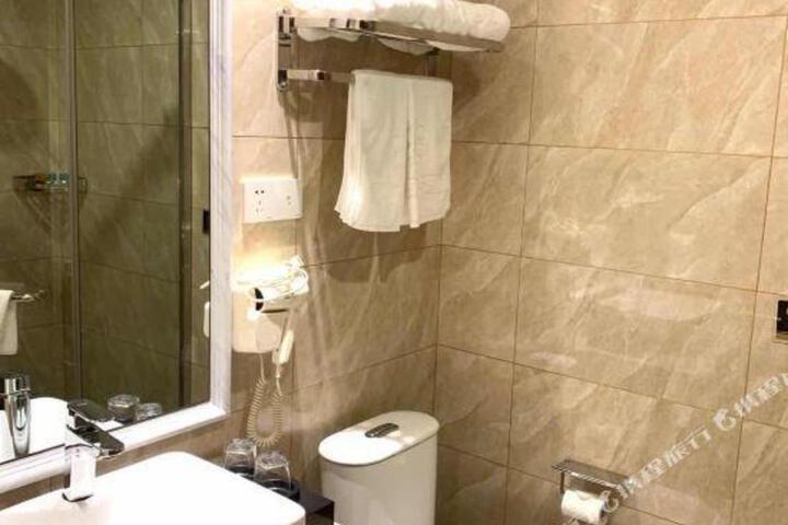 Xinji Holiday Hotel